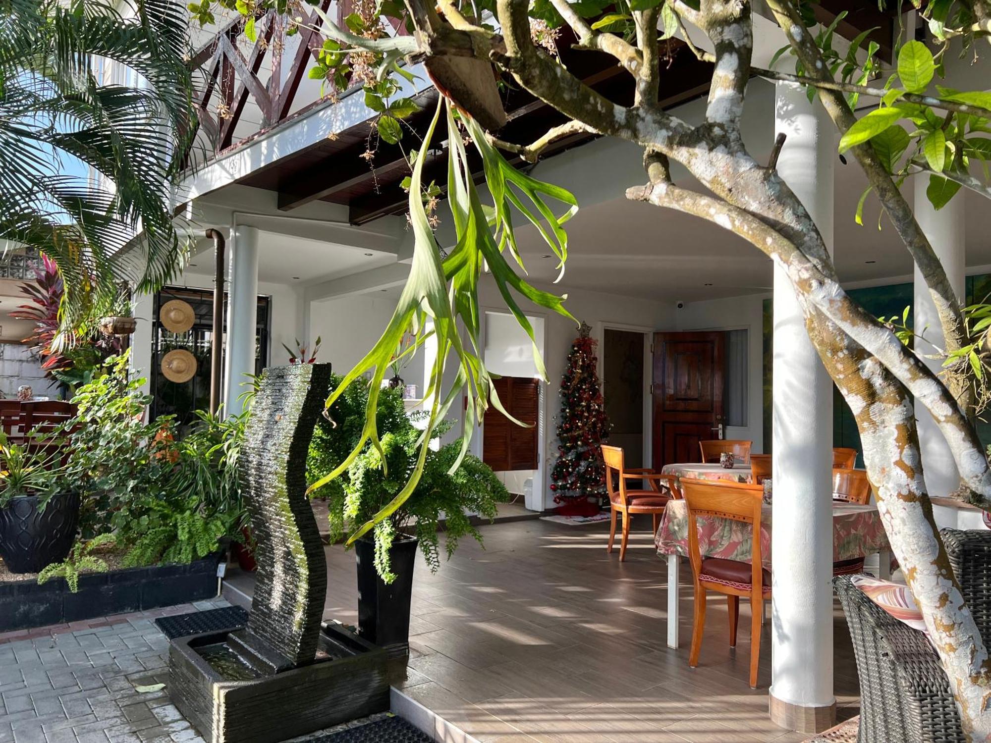 Villa Famiri Boutique Hotel ปารามารีโบ ภายนอก รูปภาพ