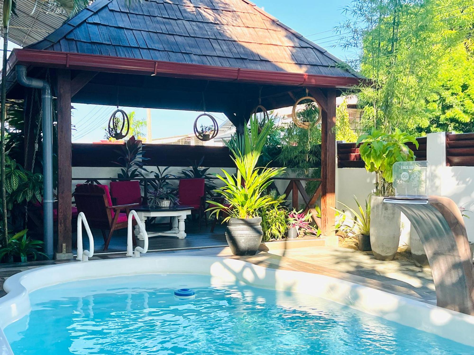 Villa Famiri Boutique Hotel ปารามารีโบ ภายนอก รูปภาพ